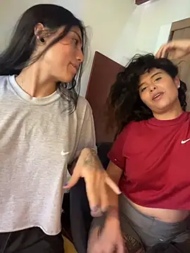 Snapshot of Twoshotsparty420 chatting on April 12, 2026, 5:51 pm Twoshotsparty420 online show from April 12, 2026, 5:51 pm