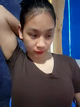 Snapshot of -Hicici- chatting on May 15, 2026, 11:45 pm -Hicici- online show from May 15, 2026, 11:45 pm
