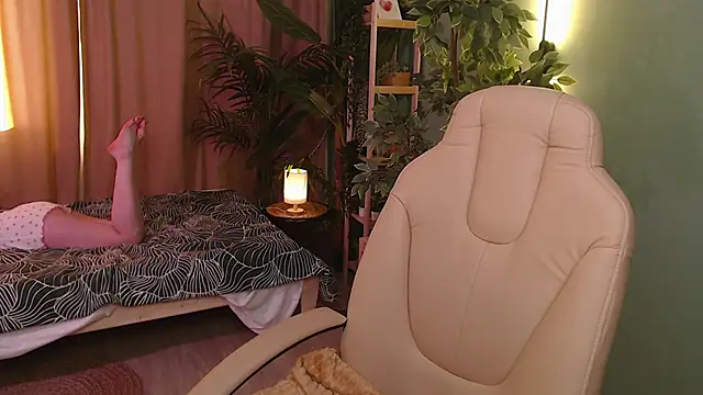 Kristen Bellle online show from April 22, 2026, 1:08 am