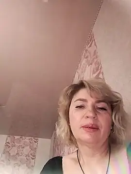 NataLilu826 online show from April 13, 2026, 7:47 am