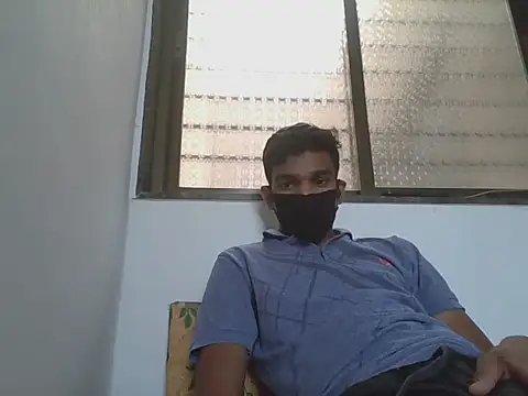 Snapshot of Roy3_2 chatting on May 7, 2026, 8:09 am Roy3 2 online show from May 7, 2026, 8:09 am