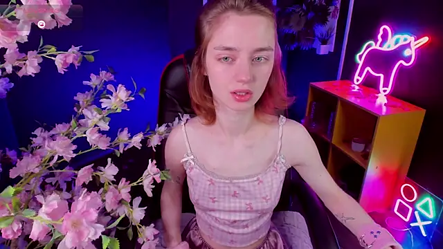 Pretty Victoria online show from April 24, 2026, 6:38 am