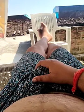 Desii rockstarr online show from March 26, 2026, 4:07 am