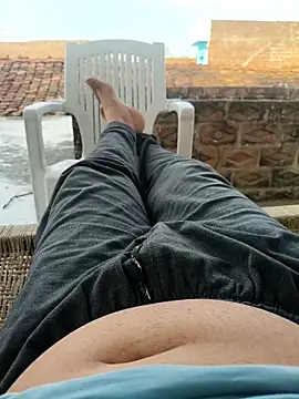 Desii rockstarr online show from April 8, 2026, 11:43 am