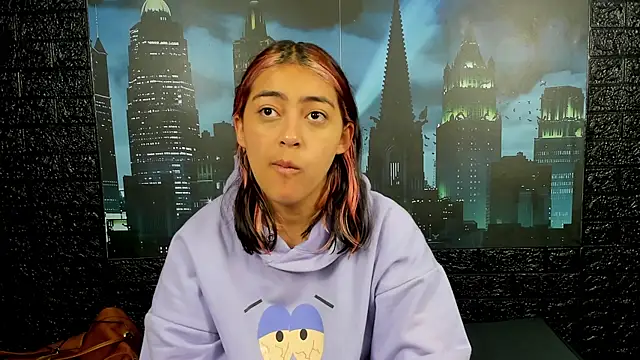 PinkyyPieee  online show from April 20, 2026, 1:14 pm