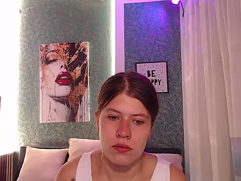 Moonna linnda online show from March 31, 2026, 1:33 pm