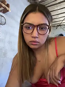 Snapshot of miicbebita chatting on March 26, 2026, 5:29 pm miicbebita online show from March 26, 2026, 5:29 pm