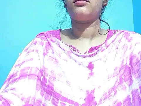 Emma 4433 online show from April 3, 2026, 5:55 pm