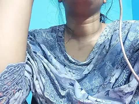 Emma 4433 online show from April 16, 2026, 9:39 pm