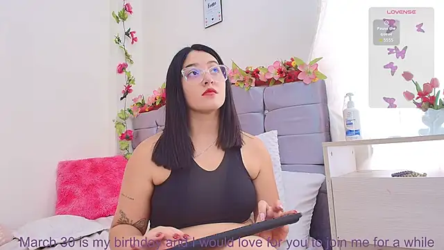 Isabella Roses  online show from March 26, 2026, 8:14 pm