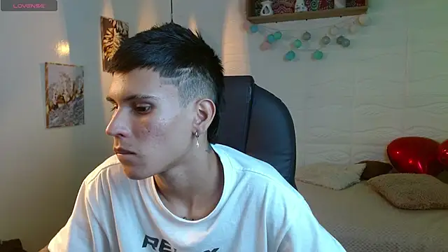 Snapshot of paul_x18 chatting on March 14, 2026, 3:45 am paul x18 online show from March 14, 2026, 3:45 am