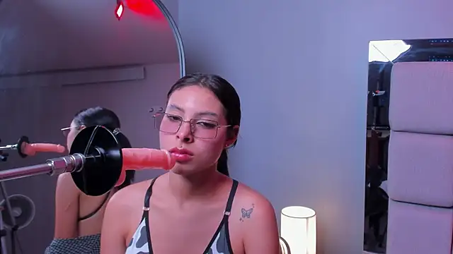 Lia owenss online show from March 14, 2026, 7:19 pm