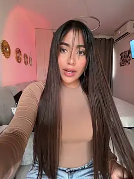 Snapshot of SaraValentina11 chatting on March 25, 2026, 4:24 pm SaraValentina11 online show from March 25, 2026, 4:24 pm