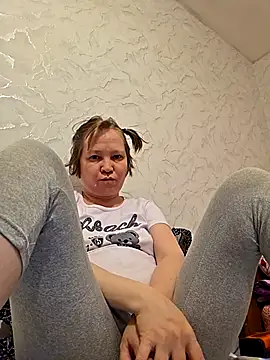  LOLA-LOLA  online show from April 11, 2026, 4:11 pm