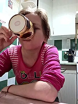  LOLA-LOLA  online show from April 25, 2026, 4:04 pm