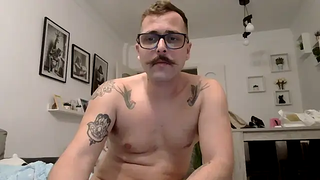 Snapshot of yanick931 chatting on May 15, 2026, 11:34 pm yanick931 online show from May 15, 2026, 11:34 pm