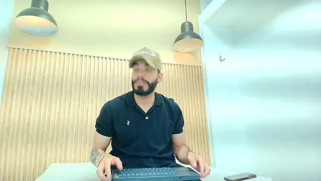 JEAN LEWIS2 online show from March 18, 2026, 8:01 pm