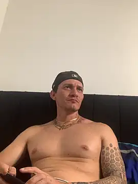 katyyanddixon online show from March 24, 2026, 5:23 am