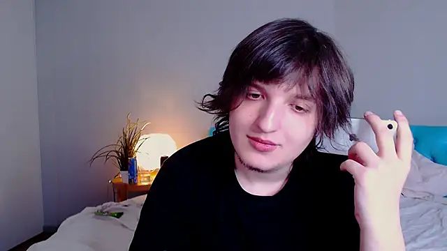 delalex online show from April 13, 2026, 8:58 pm