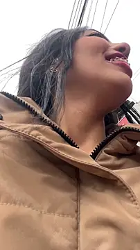 sylphiee  online show from April 19, 2026, 3:11 pm