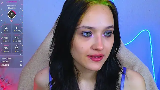 DarcyBlackwood online show from April 21, 2026, 1:42 am