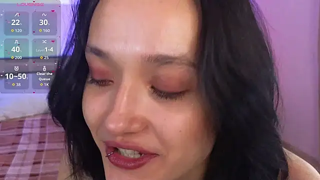 DarcyBlackwood online show from April 29, 2026, 1:21 am