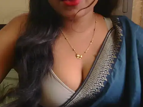 Snapshot of hottest_mahiii chatting on June 3, 2026, 1:52 am hottest mahiii online show from June 3, 2026, 1:52 am