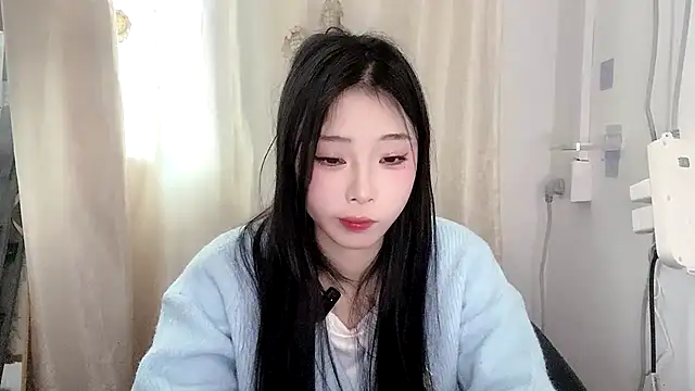 yiyibaby2026 online show from March 21, 2026, 8:19 am