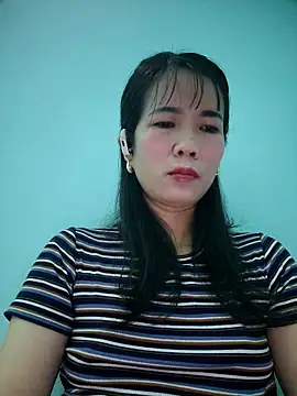 Geelio-playsx24 online show from April 18, 2026, 10:32 pm