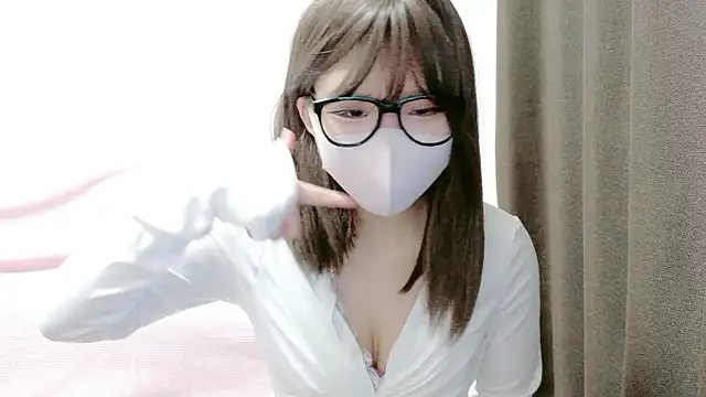 Snapshot of ichigonoiichan chatting on July 17, 2026, 12:28 am ichigonoiichan online show from July 17, 2026, 12:28 am
