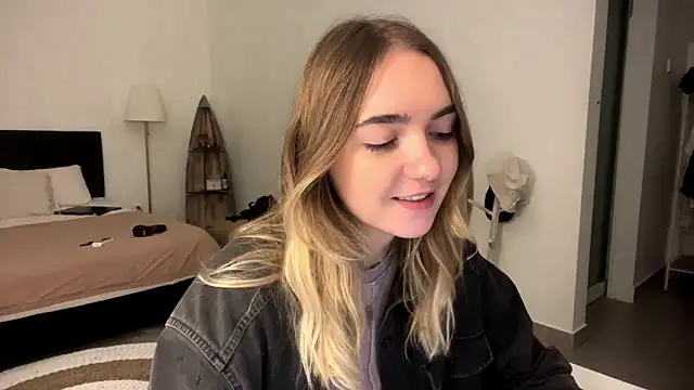 RoxyWet online show from March 23, 2026, 8:13 pm