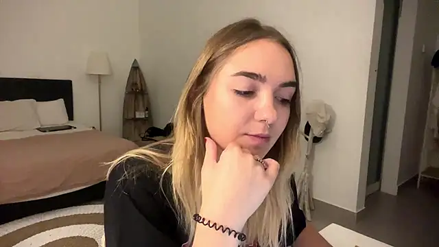 RoxyWet online show from March 24, 2026, 7:41 pm