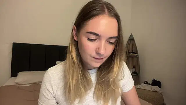 RoxyWet online show from April 10, 2026, 1:27 pm