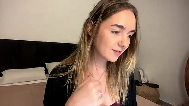 RoxyWet online show from April 17, 2026, 1:36 pm