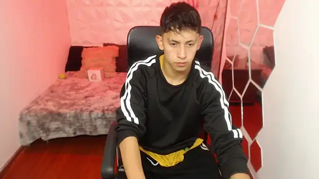 Kei 23 online show from April 17, 2026, 12:35 am