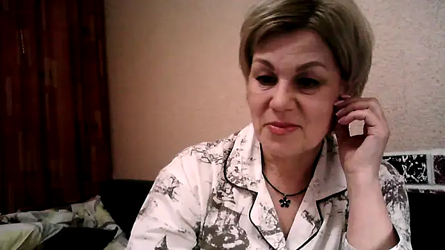 Snapshot of TatkaYang chatting on April 15, 2026, 7:21 pm TatkaYang online show from April 15, 2026, 7:21 pm