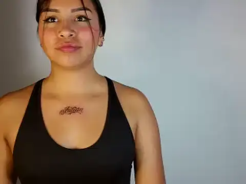 stormdollxx online show from April 7, 2026, 3:23 pm