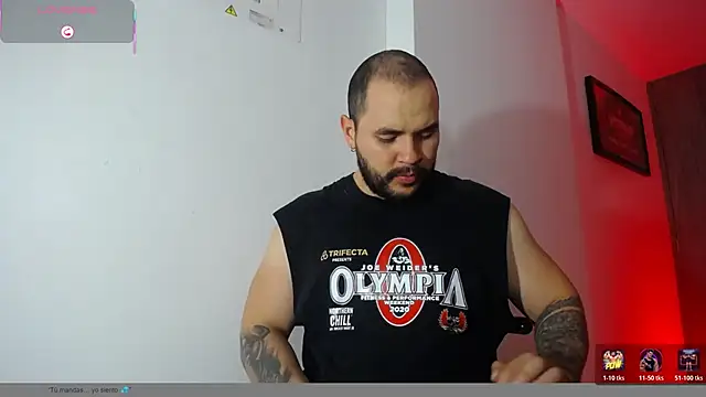 Snapshot of Axel_Dominus chatting on May 20, 2026, 11:33 pm Axel Dominus online show from May 20, 2026, 11:33 pm