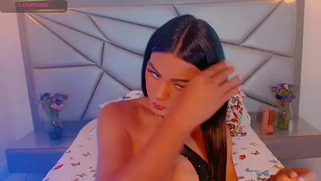 tiifannysexyhot online show from April 19, 2026, 6:10 pm