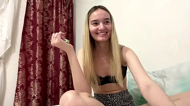 ReathaKiss online show from April 20, 2026, 3:04 pm