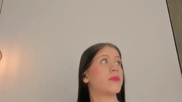 saraa joness  online show from March 27, 2026, 7:35 pm