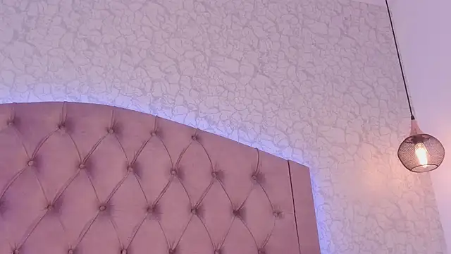 Snapshot of saraa_joness_ chatting on June 11, 2026, 7:23 pm saraa joness online show from June 11, 2026, 7:23 pm
