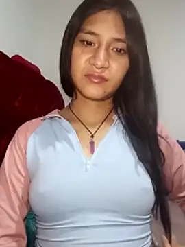Snapshot of KarolaMendez chatting on June 18, 2026, 12:22 am KarolaMendez online show from June 18, 2026, 12:22 am
