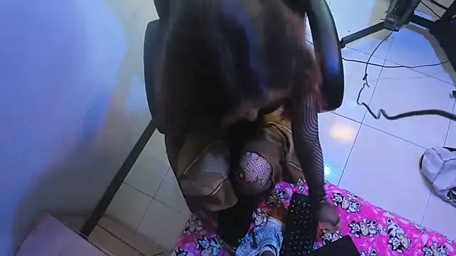 KikyoAndDrey online show from April 18, 2026, 7:58 pm