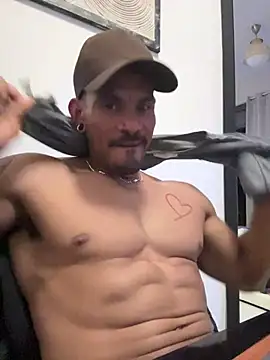 Snapshot of daniels-maison chatting on March 24, 2026, 12:04 am daniels-maison online show from March 24, 2026, 12:04 am