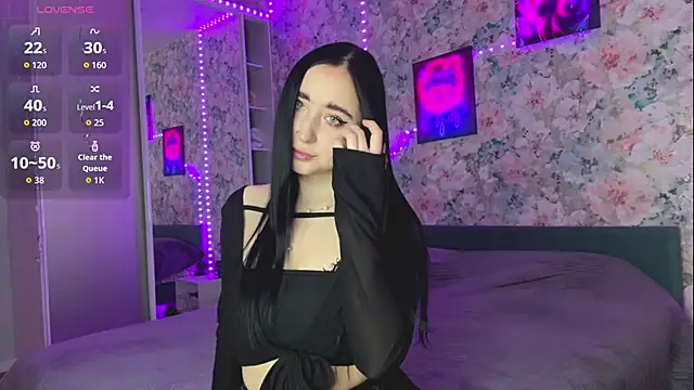 LizzyMooore online show from April 4, 2026, 2:14 pm