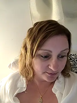 Snapshot of duotroublant chatting on May 3, 2026, 8:26 pm duotroublant online show from May 3, 2026, 8:26 pm