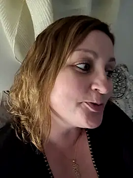 Snapshot of duotroublant chatting on May 5, 2026, 8:39 pm duotroublant online show from May 5, 2026, 8:39 pm