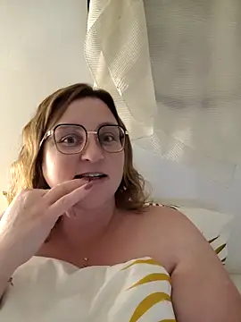 Snapshot of duotroublant chatting on May 20, 2026, 9:21 pm duotroublant online show from May 20, 2026, 9:21 pm