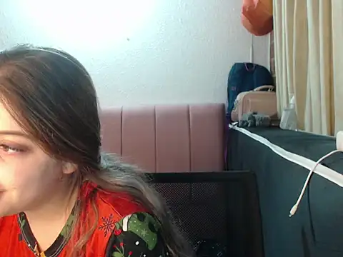 Snapshot of Amber_Blesssed chatting on April 6, 2026, 11:05 pm Amber Blesssed online show from April 6, 2026, 11:05 pm